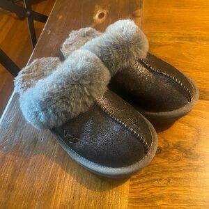 Ugg girls grey glitter slippers size 2